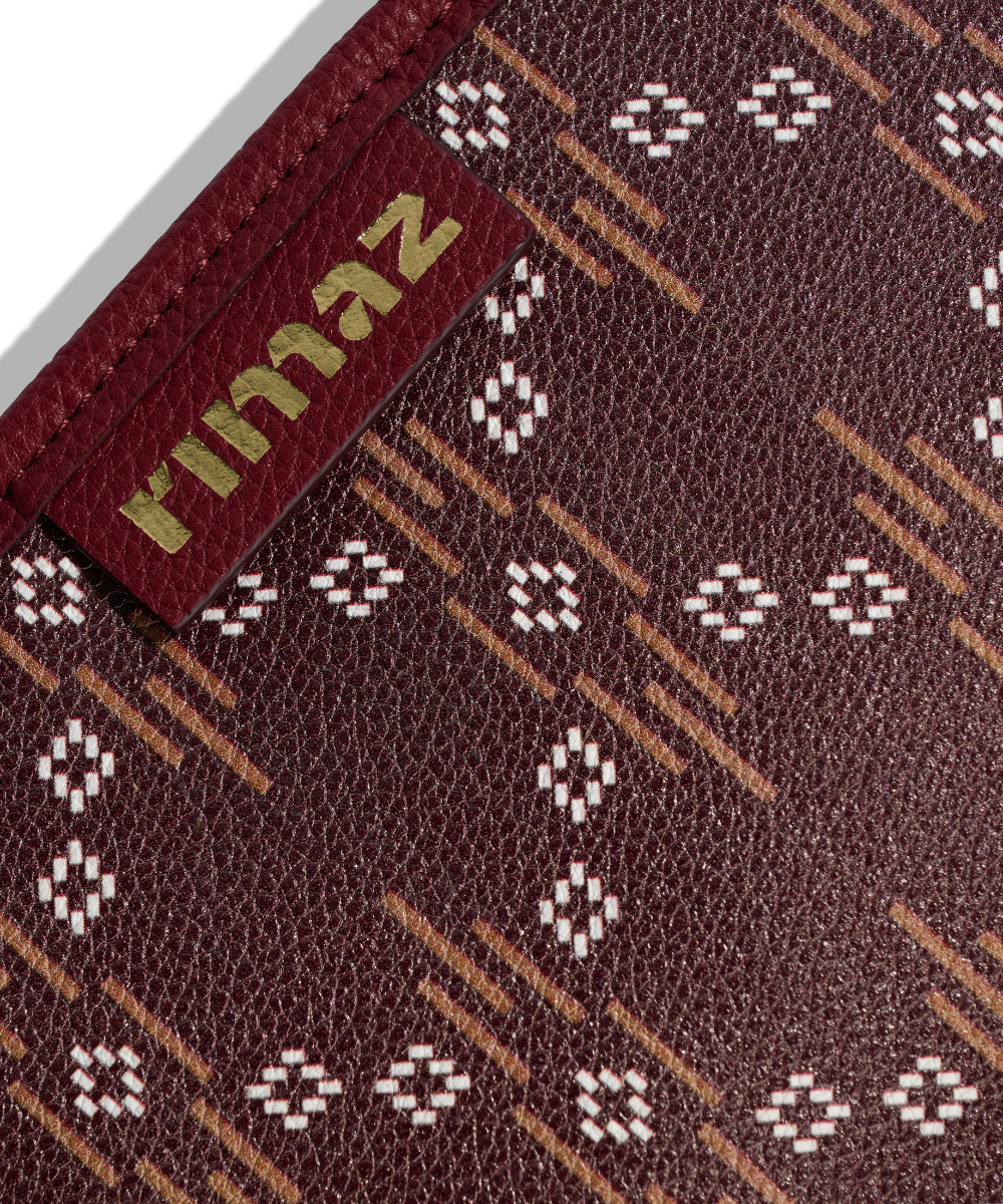 حقيبة رِماز Signature Tote باللون الطيني الملكي
