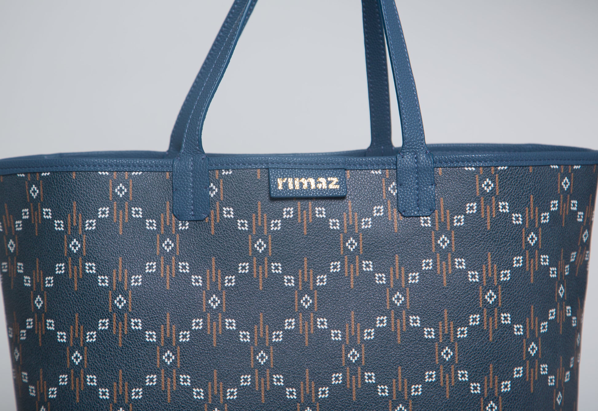 Sama - The Escape Artist Tote